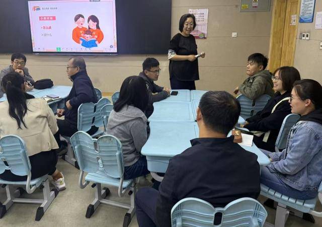 “同心家長學堂”正式開講，為家長提供專業(yè)家庭教育咨詢服務